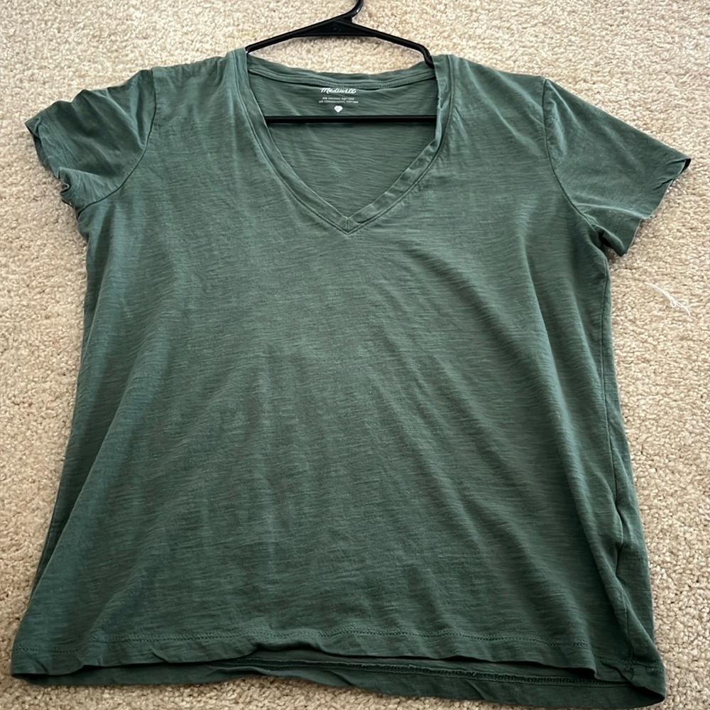 Madewell V Neck T Shirt size small